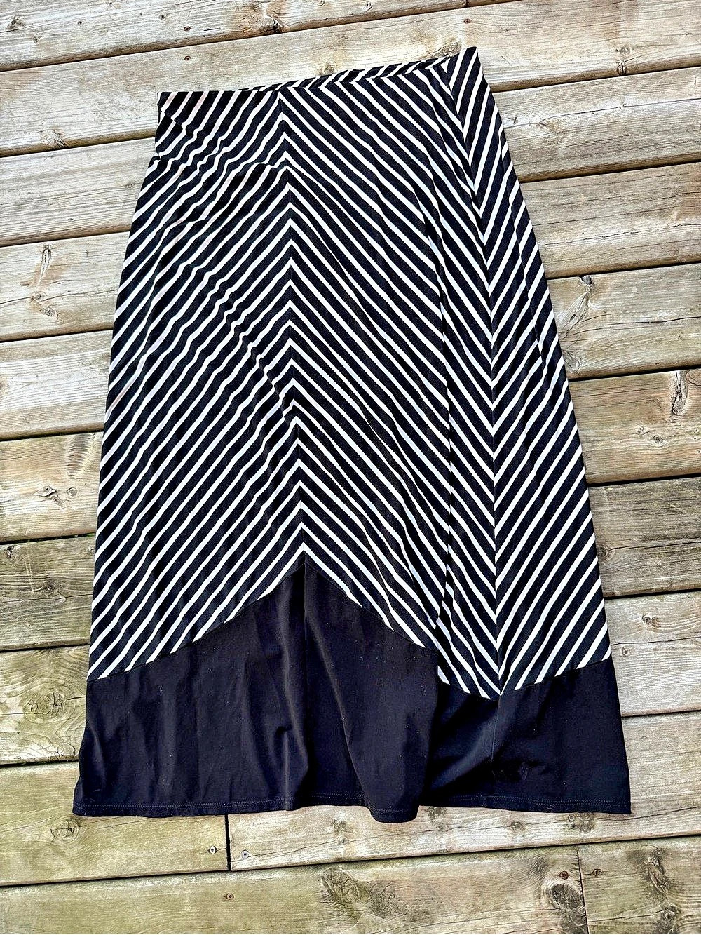 ECI New York XL Black White Chevron Striped Maxi Skirt Stretch